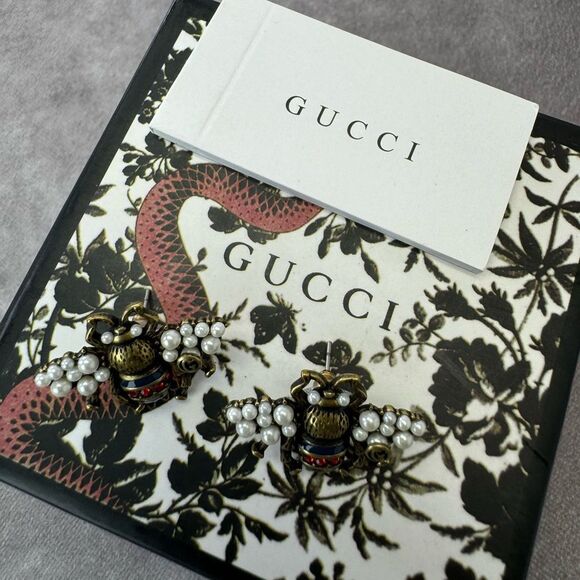 Rare Gucci Pearl Bee Earrings - Picture 2 of 7